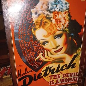 Marlene Dietrich New 1000Piece Puzzle NEW